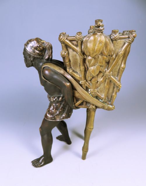 ANTIQUE 19TH CENTURY AUSTRIAN BRONZE MOORISH MAN CARRYING A BASKET - ADDITIONAL PHOTO 5