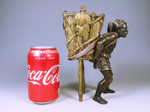 ANTIQUE 19TH CENTURY AUSTRIAN BRONZE MOORISH MAN CARRYING A BASKET - ADDITIONAL PHOTO 9