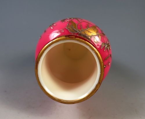 ANTIQUE BOHEMIAN HARRACH PEACHBLOW GLASS VASE WITH BEETLE - ADDITIONAL PHOTO 5