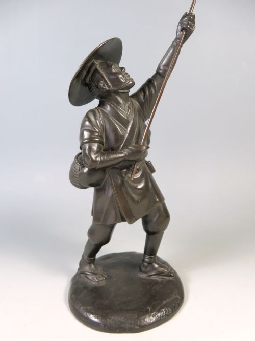 ANTIQUE JAPANESE MEIJI PERIOD BRONZE BIRD CATCHER OKIMONO - ADDITIONAL PHOTO 7