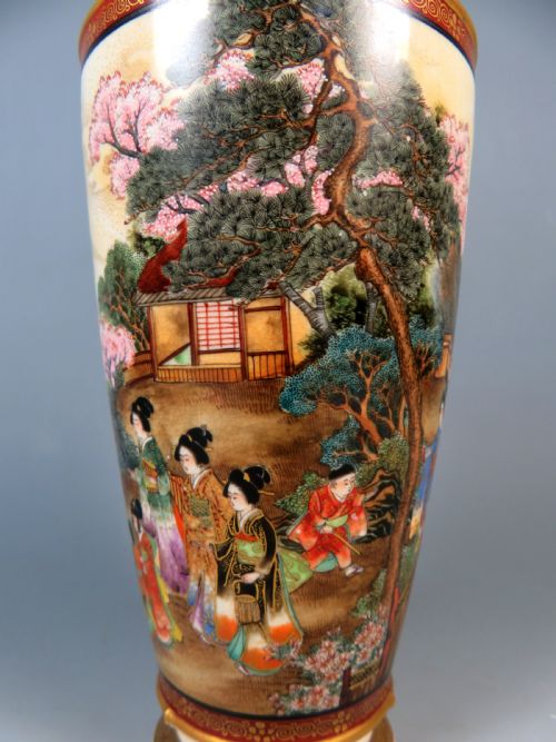 ANTIQUE JAPANESE SATSUMA PORCELAIN VASE BY OKAMOTO RYOZAN - ADDITIONAL PHOTO 2