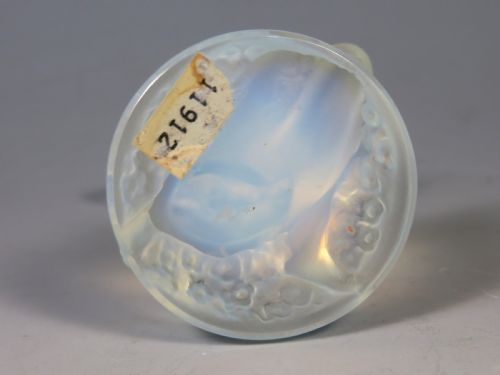 ANTIQUE LALIQUE OPALESCENT GLASS NUDE GIRL FIGURINE - ADDITIONAL PHOTO 6