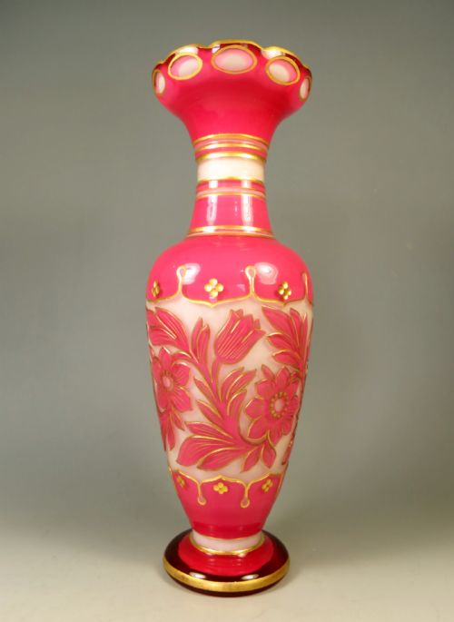 ANTIQUE FRENCH BACCARAT CASED PINK OVER WHITE GLASS VASE - ADDITIONAL PHOTO 1