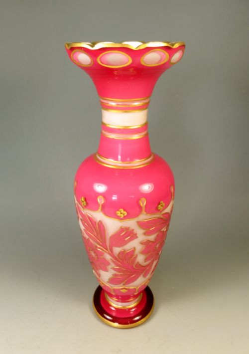 ANTIQUE FRENCH BACCARAT CASED PINK OVER WHITE GLASS VASE - ADDITIONAL PHOTO 2