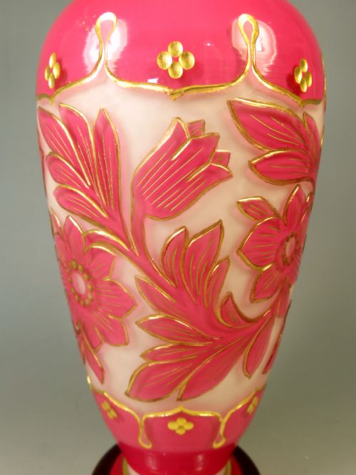 ANTIQUE FRENCH BACCARAT CASED PINK OVER WHITE GLASS VASE - ADDITIONAL PHOTO 5
