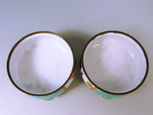 ANTIQUE PAIR OF 18TH C BILSTON STAFFORDSHIRE ENAMEL SALT CELLARS - ADDITIONAL PHOTO 5
