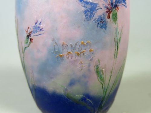 ANTIQUE DAUM CAMEO GLASS ENAMEL CORNFLOWERS MINIATURE VASE - ADDITIONAL PHOTO 2