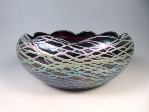 ANTIQUE KRALIK IRIDESCENT AMETHYST GLASS RANDOM TRAIL BOWL - ADDITIONAL PHOTO 1