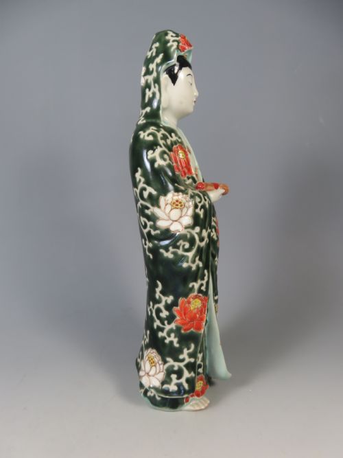 ANTIQUE JAPANESE KUTANI PORCELAIN GUANYIN OKIMONO - ADDITIONAL PHOTO 9