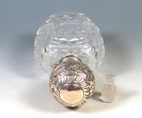 ANTIQUE SILVER TOPPED CUT GLASS SCENT PERFUME BOTTLE - ADDITIONAL PHOTO 3
