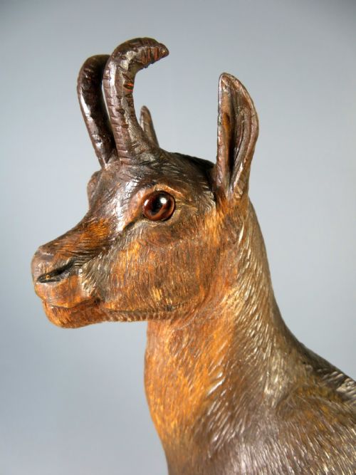LARGE ANTIQUE BLACK FOREST CARVED WOOD IBEX FIGURINE - ADDITIONAL PHOTO 1