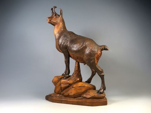 LARGE ANTIQUE BLACK FOREST CARVED WOOD IBEX FIGURINE - ADDITIONAL PHOTO 5