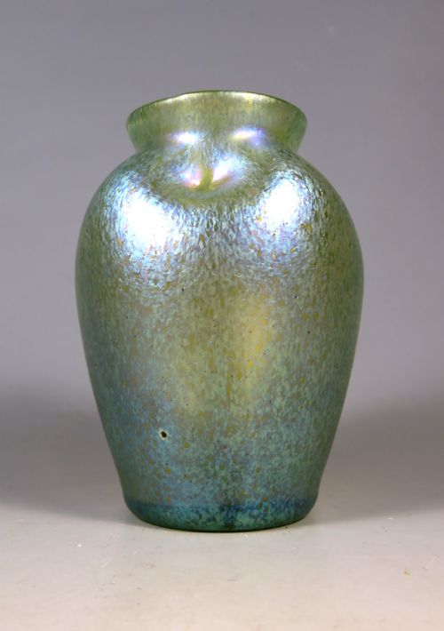 ANTIQUE BOHEMIAN LOETZ GREEN GLASS DELPHI VASE - ADDITIONAL PHOTO 1