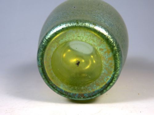 ANTIQUE BOHEMIAN LOETZ GREEN GLASS DELPHI VASE - ADDITIONAL PHOTO 3