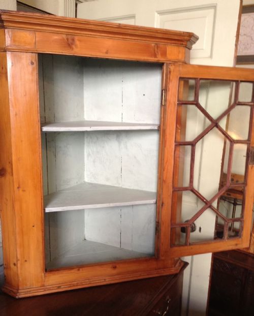 GEORGIAN PINE GLAZED CORNER CUPBOARD - ADDITIONAL PHOTO 1