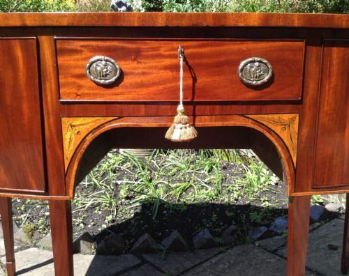 GEORGIAN MAHOGANY SIDEBOARD - ADDITIONAL PHOTO 1