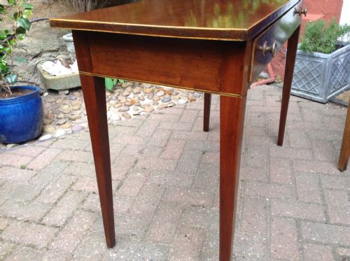 NARROW MAHOGANY SIDE TABLE - ADDITIONAL PHOTO 3