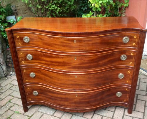 early 19th century mahogany serpentine chest of drawers - CATEGORY: ANTIQUE CHEST OF DRAWERS - DATED 1800