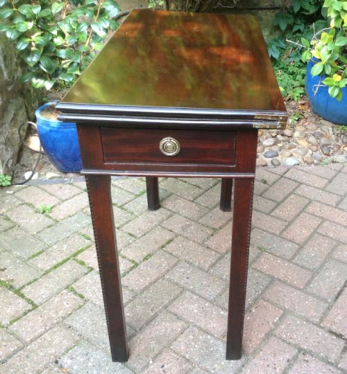 FINE CUBAN MAHOGANY SMALL TEA TABLE - ADDITIONAL PHOTO 3