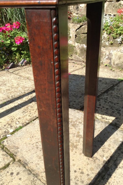 FINE CUBAN MAHOGANY SMALL TEA TABLE - ADDITIONAL PHOTO 4