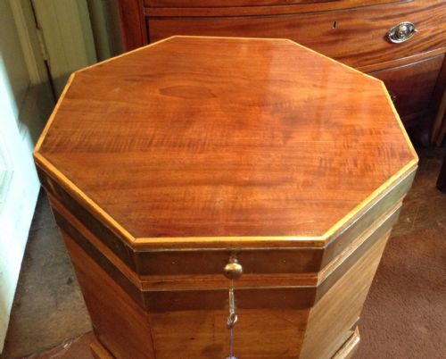 PRETTY MAHOGANY WINE COOLER - ADDITIONAL PHOTO 1