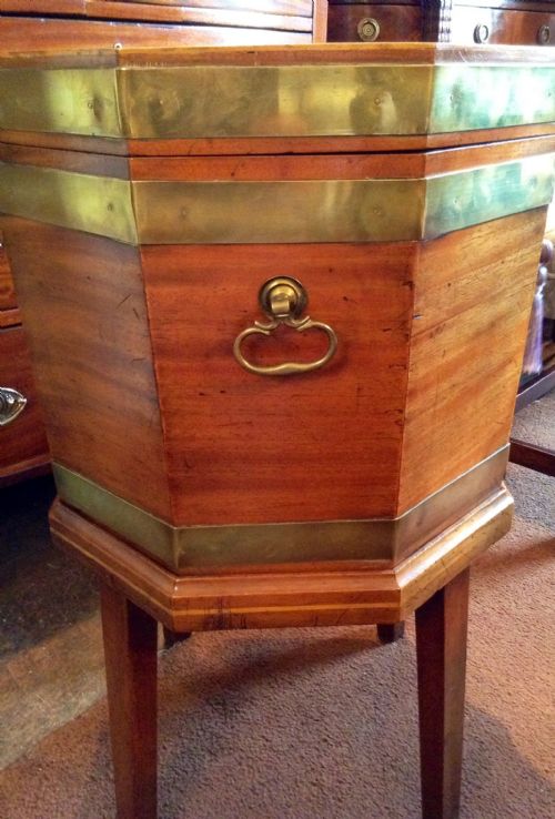 PRETTY MAHOGANY WINE COOLER - ADDITIONAL PHOTO 3