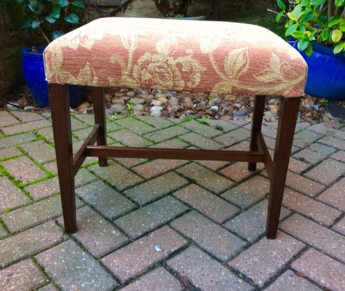 mahogany stool - CATEGORY: ANTIQUE STOOLS - DATED 1800