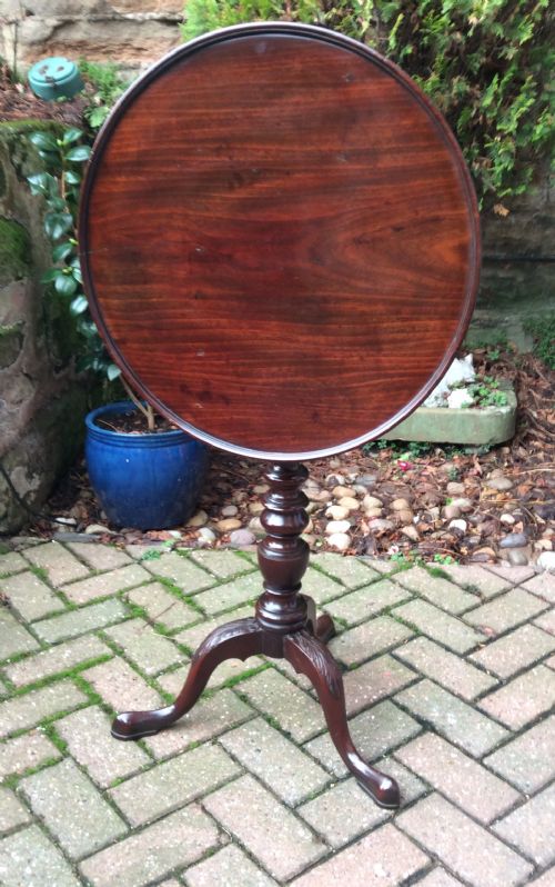 EXQUISITE SMALL MAHOGANY TRIPOD TABLE - ADDITIONAL PHOTO 1
