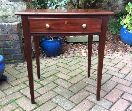 SMALL MAHOGANY SIDE TABLE - ADDITIONAL PHOTO 2