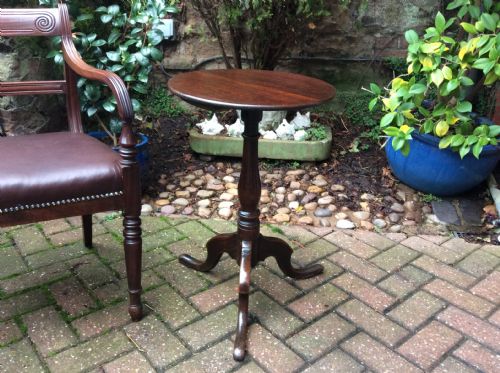 VERY SMALL OAK TRIPOD TABLE - ADDITIONAL PHOTO 1