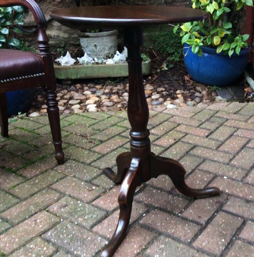 VERY SMALL OAK TRIPOD TABLE - ADDITIONAL PHOTO 3
