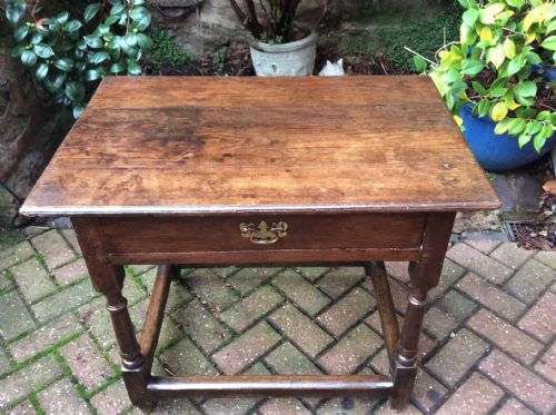 EARLY 18TH CENTURY OAK SIDE TABLE - ADDITIONAL PHOTO 1