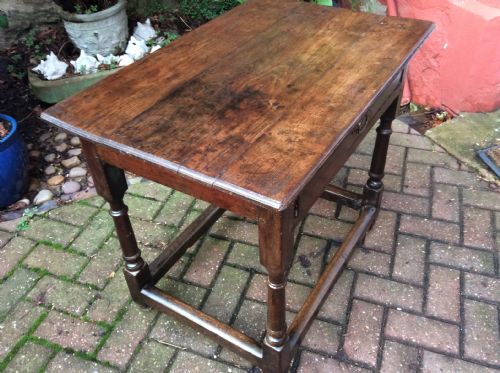 EARLY 18TH CENTURY OAK SIDE TABLE - ADDITIONAL PHOTO 2