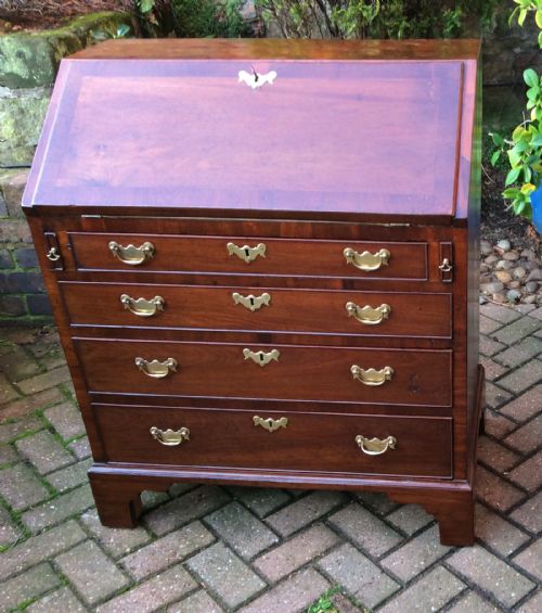 small georgian bureau - CATEGORY: ANTIQUE BUREAU - DATED 1750