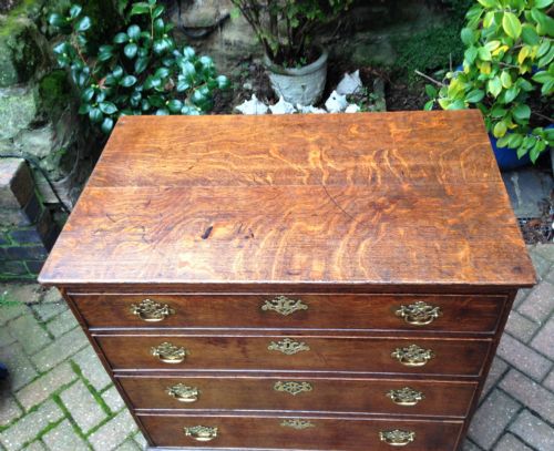 GEORGIAN SMALL OAK CHEST OF DRAWERS - ADDITIONAL PHOTO 1