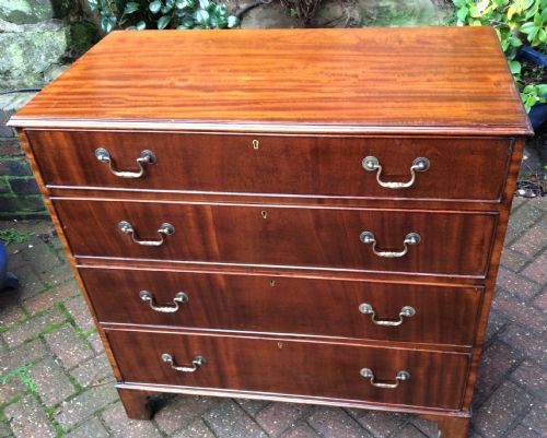 MAHOGANY CHEST OF DRAWERS - ADDITIONAL PHOTO 1