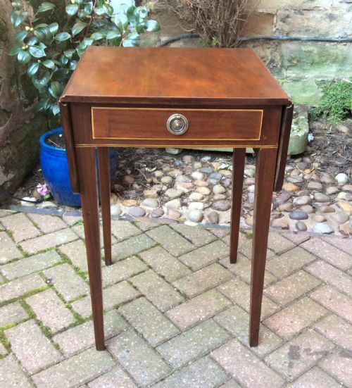 small mahogany pembroke table - CATEGORY: ANTIQUE TABLES - DATED 1800