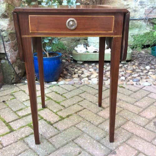 SMALL MAHOGANY PEMBROKE TABLE - ADDITIONAL PHOTO 4