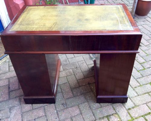 SMALL GEORGIAN PEDESTAL DESK - ADDITIONAL PHOTO 3