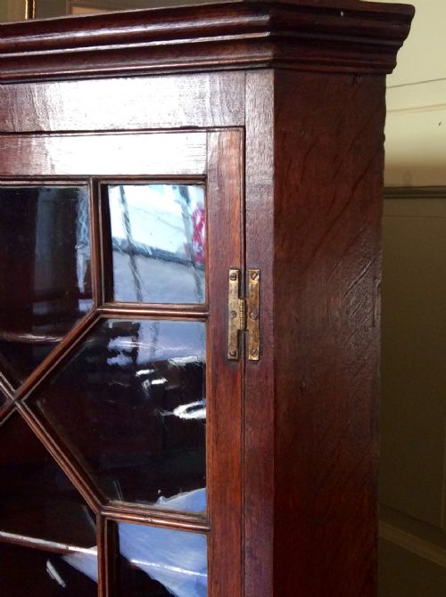 GEORGIAN OAK GLAZED CORNER CUPBORAD - ADDITIONAL PHOTO 1
