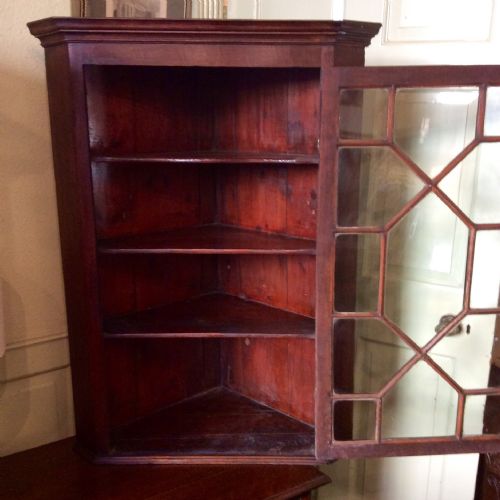 GEORGIAN OAK GLAZED CORNER CUPBORAD - ADDITIONAL PHOTO 2