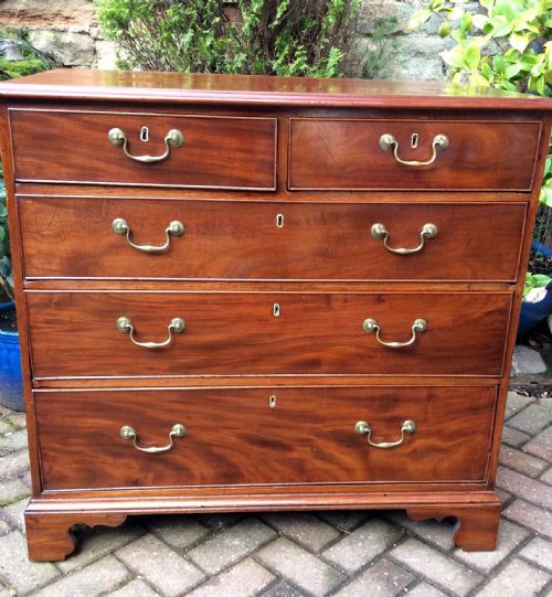 GEORGIAN MAHOGANY CHEST OF DRAWERS - ADDITIONAL PHOTO 2