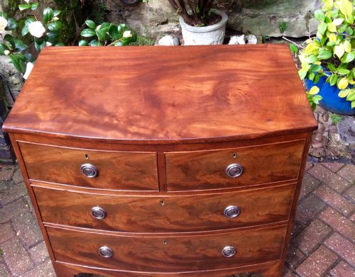 SMALL MAHOGANY BOW FRONT CHEST OF DRAWERS - ADDITIONAL PHOTO 2
