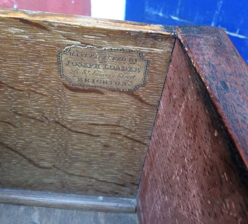 SMALL MAHOGANY BOW FRONT CHEST OF DRAWERS - ADDITIONAL PHOTO 4