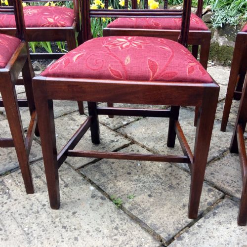 A VERY PRETTY SET OF SIX LATE GEORGIAN DINING CHAIRS - ADDITIONAL PHOTO 3