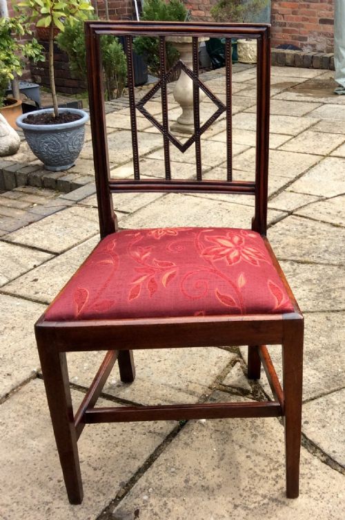 A VERY PRETTY SET OF SIX LATE GEORGIAN DINING CHAIRS - ADDITIONAL PHOTO 4
