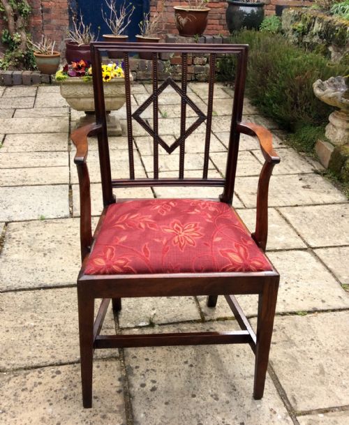 A VERY PRETTY SET OF SIX LATE GEORGIAN DINING CHAIRS - ADDITIONAL PHOTO 5
