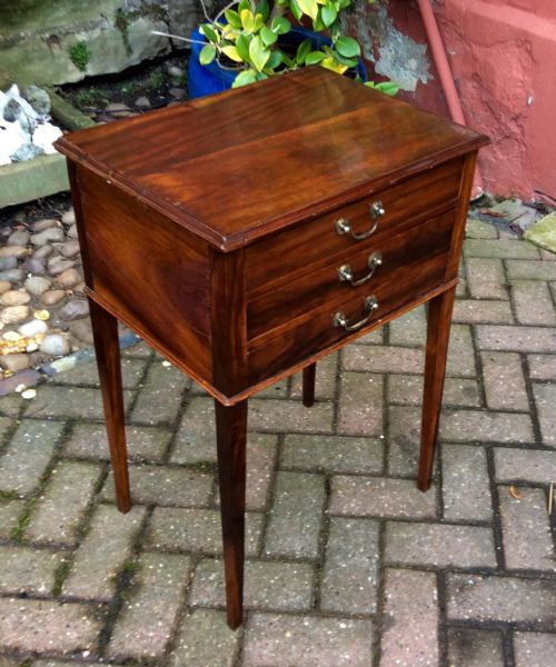 SMALL TABLE - ADDITIONAL PHOTO 3