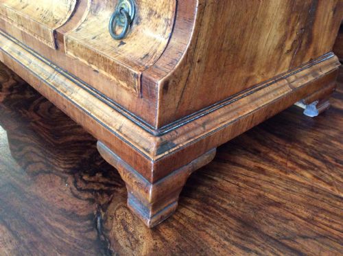 A RARE EARLY WALNUT TOILET MIRROR - ADDITIONAL PHOTO 6