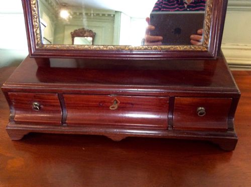 GEORGIAN MAHOGANY TOILET OR DRESSING TABLE MIRROR - ADDITIONAL PHOTO 1